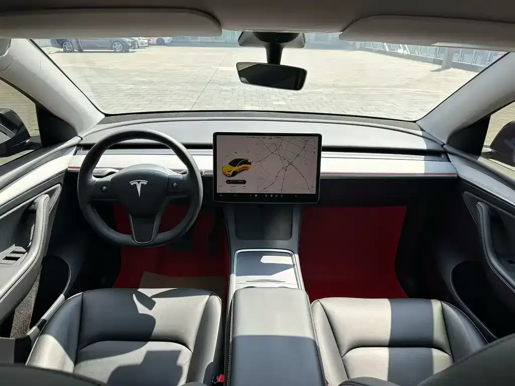 Tesla Model Y — фото 8