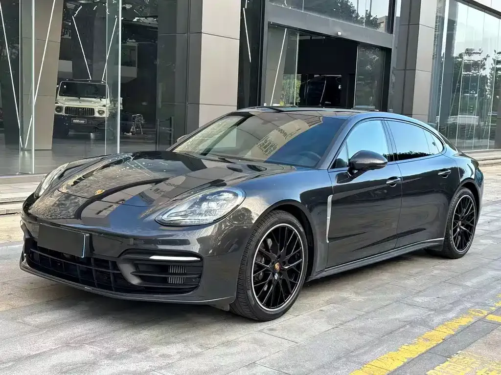 Porsche Panamera — фото 1