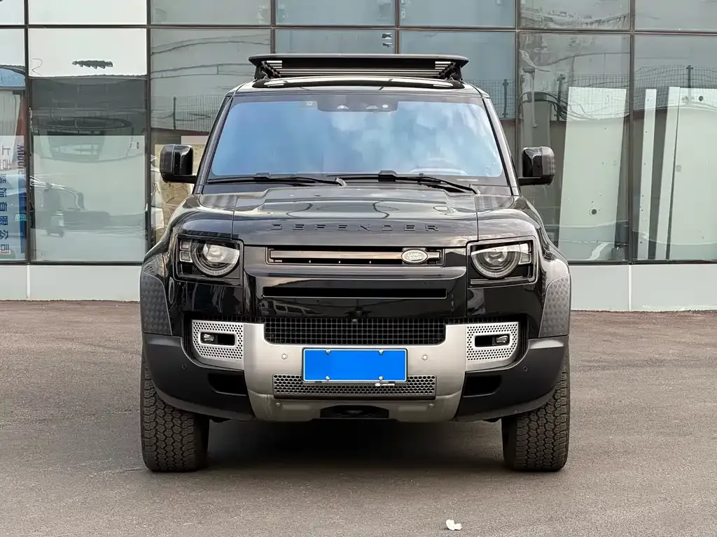 Land Rover Defender — фото 1