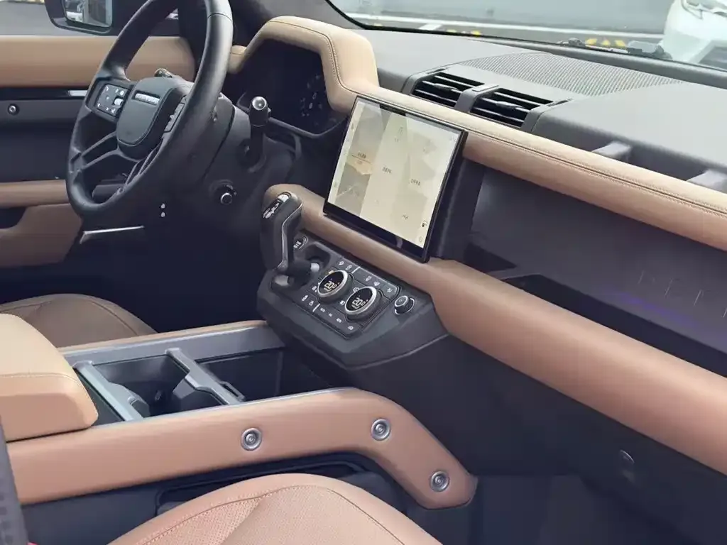 Land Rover Defender — фото 10