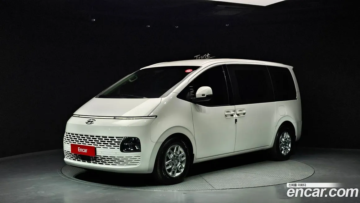 Hyundai Staria — фото 1