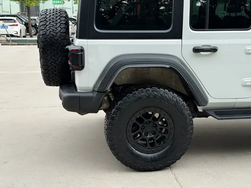 Jeep Wrangler — фото 5