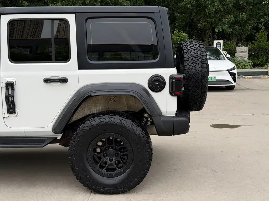 Jeep Wrangler — фото 4