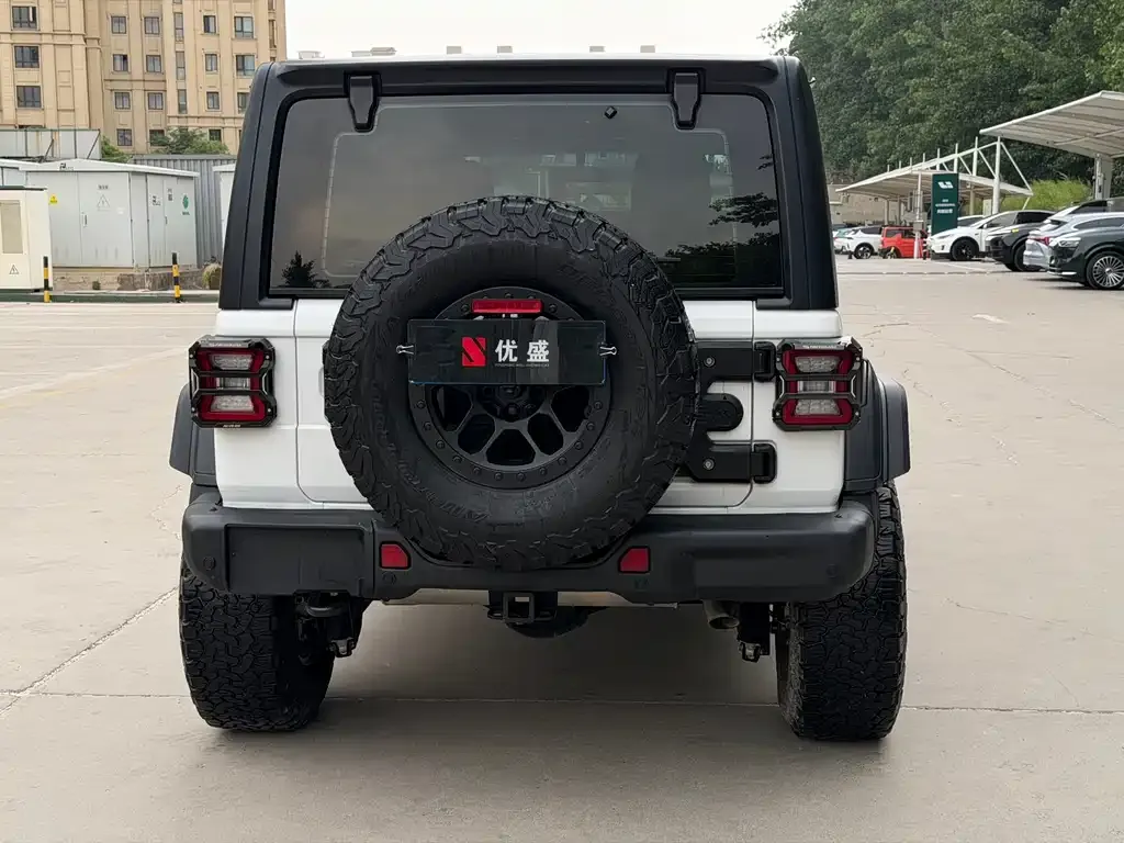 Jeep Wrangler — фото 9