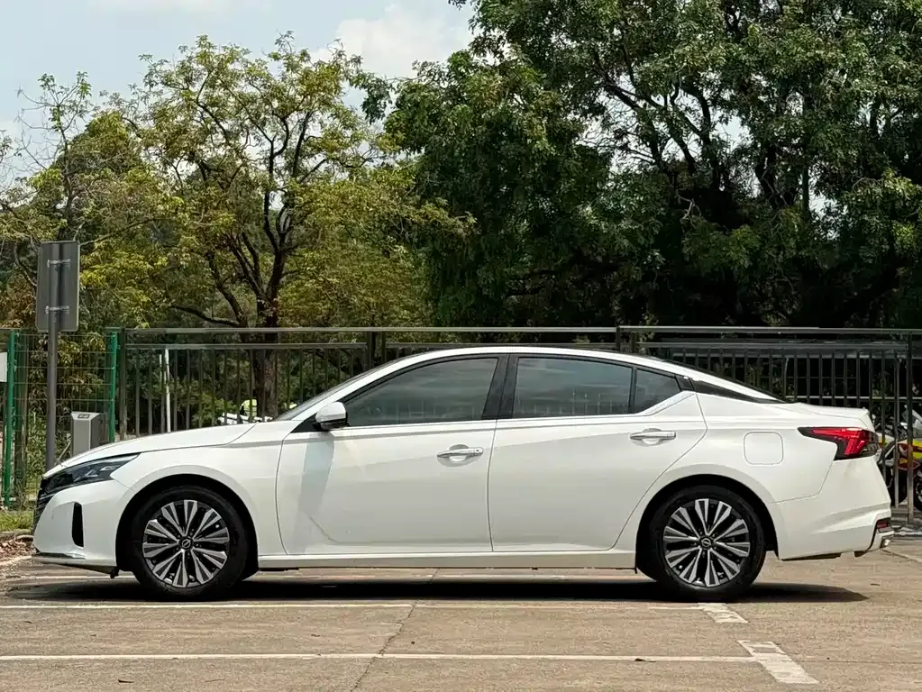 Nissan Teana — фото 10