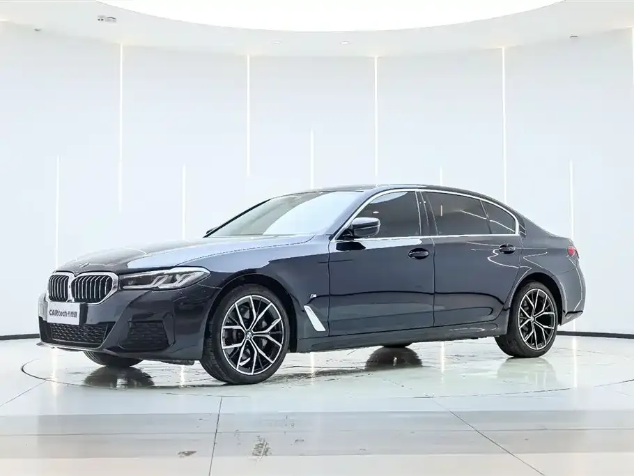 BMW 5 Series — фото 1
