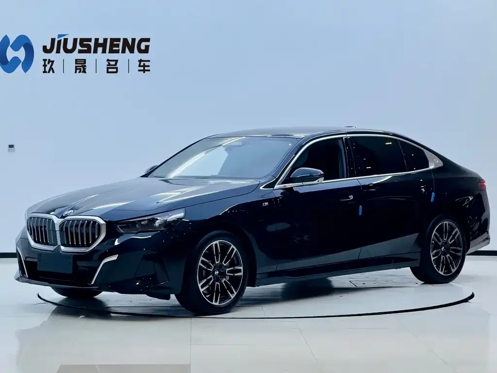 BMW 5 Series — фото 1