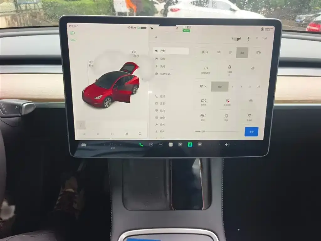 Tesla Model Y — фото 3