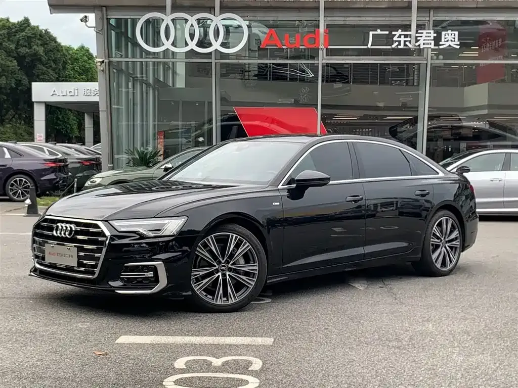 Audi A6L — фото 1