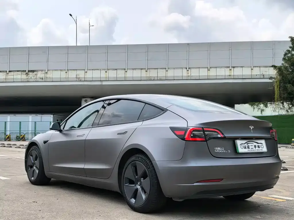 Tesla Model 3 — фото 6