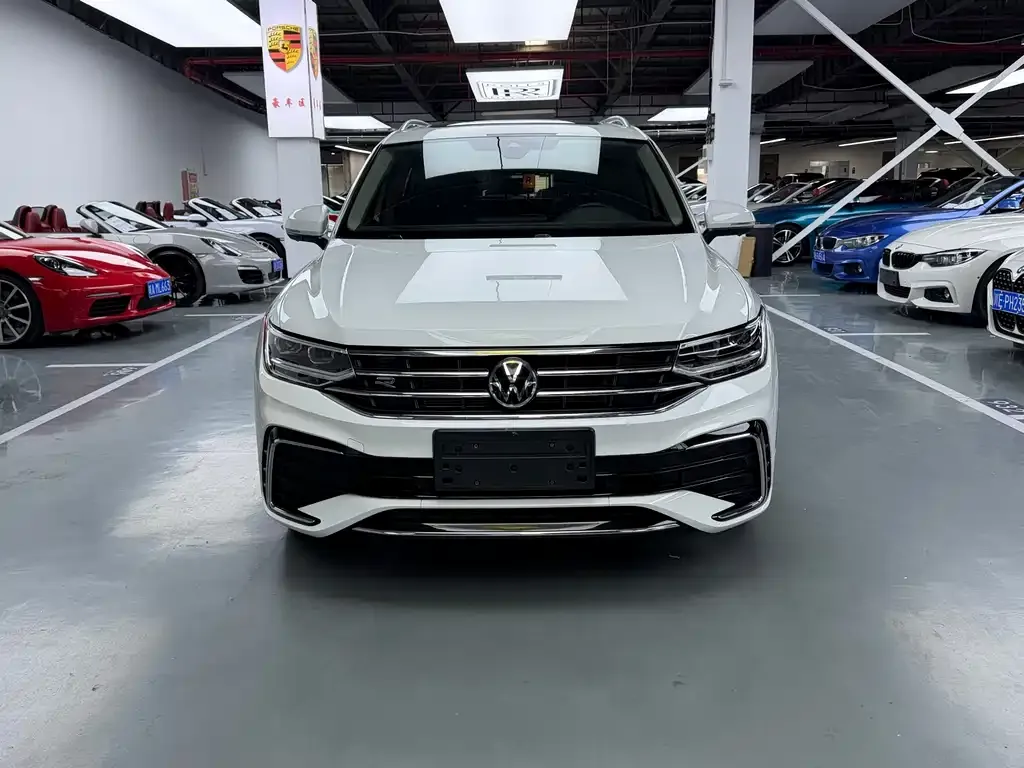 Volkswagen Tiguan L — фото 5