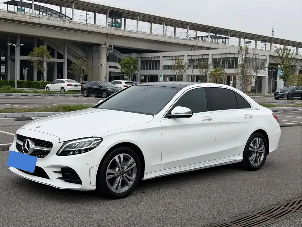 Mercedes-Benz C-Class — фото 1