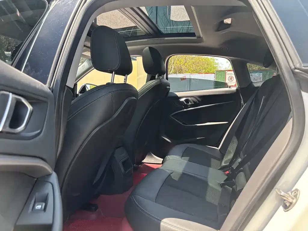 BMW 2 Series (Import) 2023 из CN, фото 9