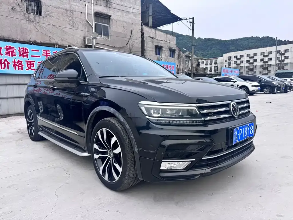 Volkswagen Tiguan L — фото 5