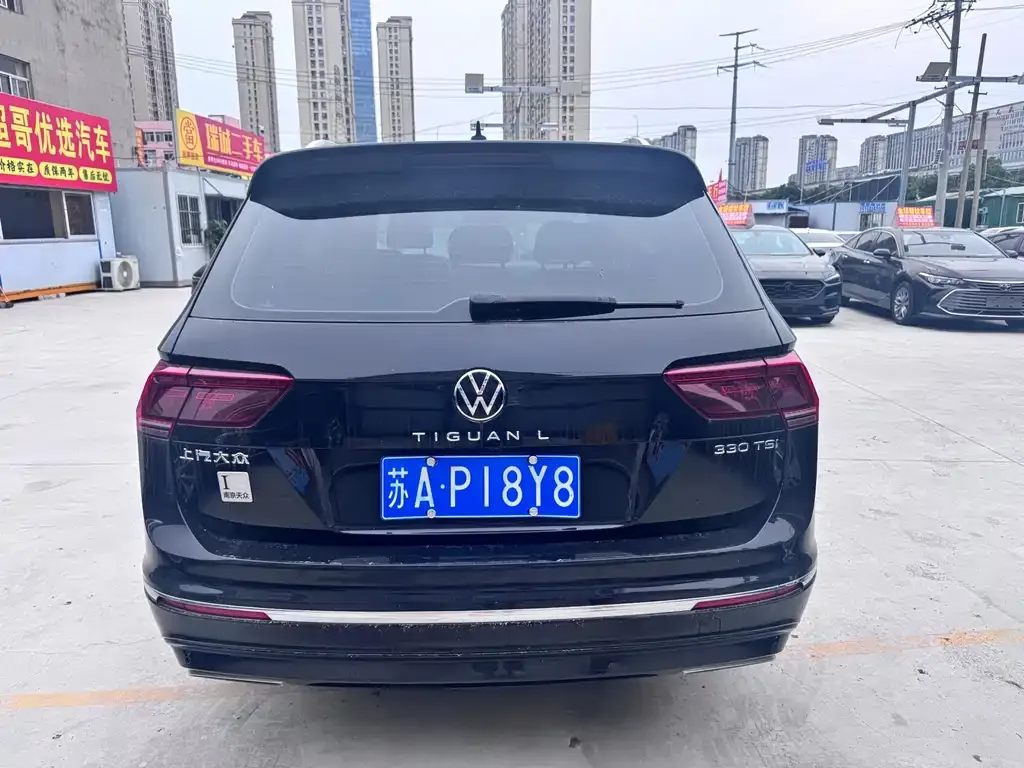 Volkswagen Tiguan L — фото 10