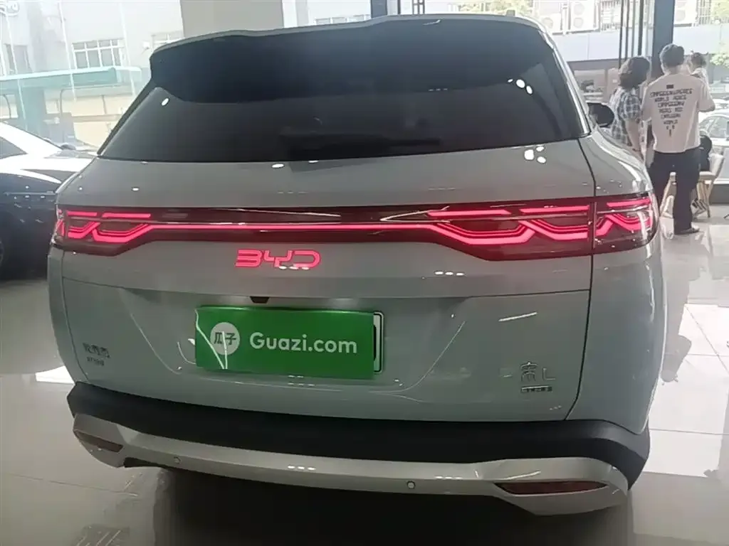 BYD L DM-i — фото 10