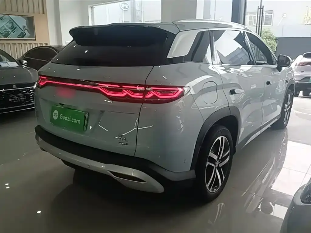 BYD L DM-i — фото 9