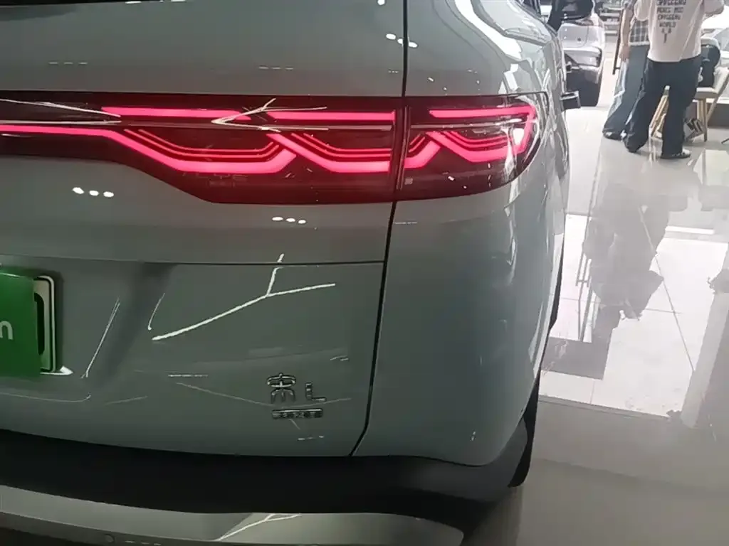 BYD L DM-i — фото 3