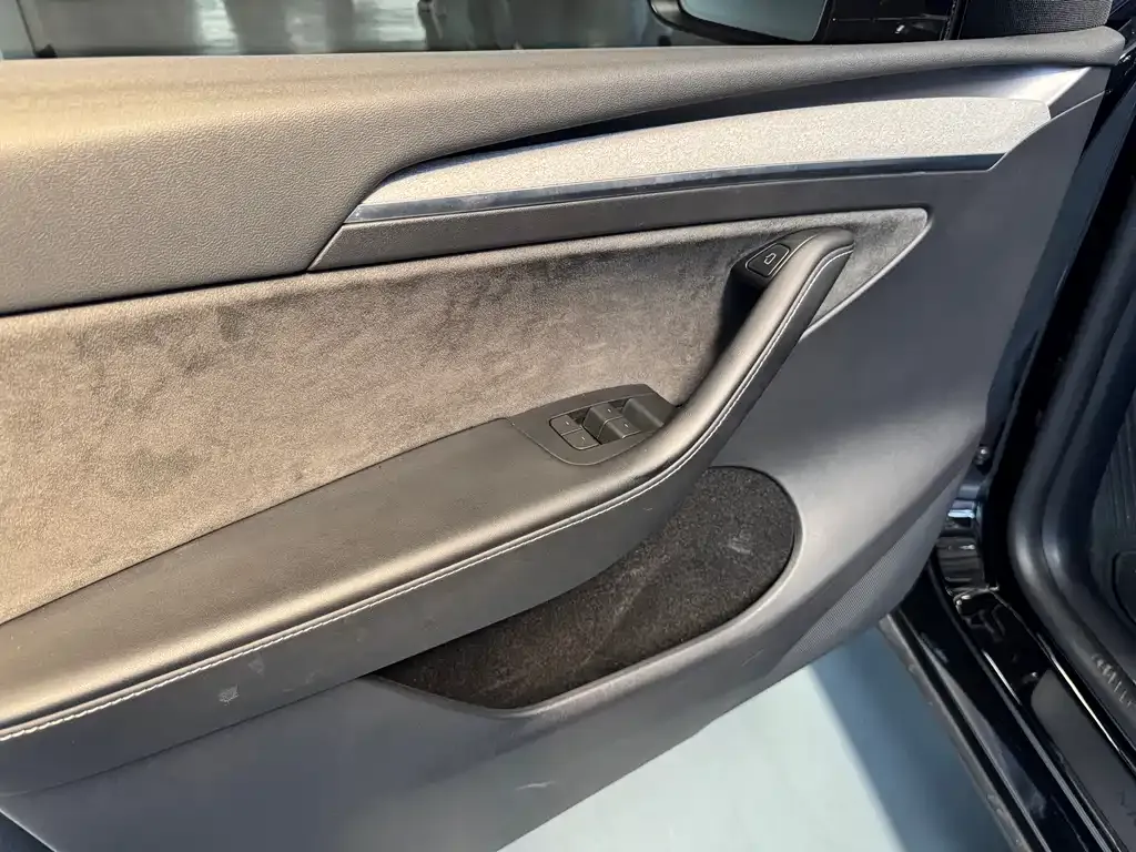 Tesla Model Y 2023 из CN, фото 10