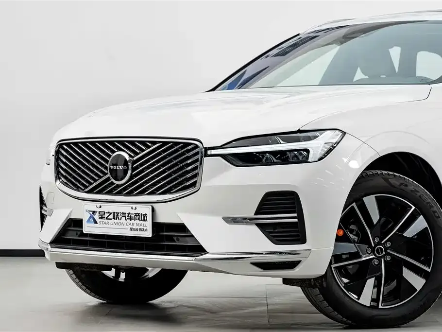 Volvo XC60 — фото 6