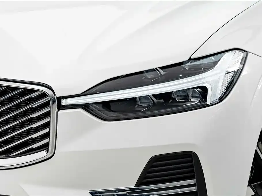 Volvo XC60 — фото 2
