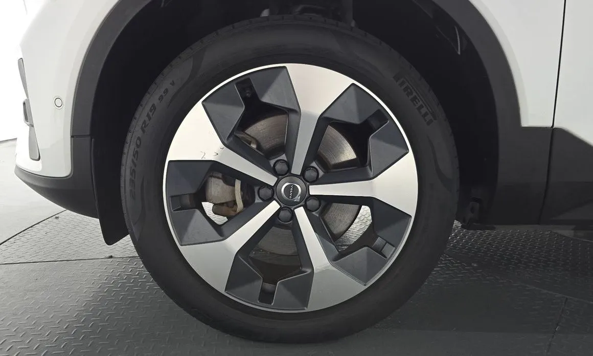Volvo XC40 2023 из KR, фото 8
