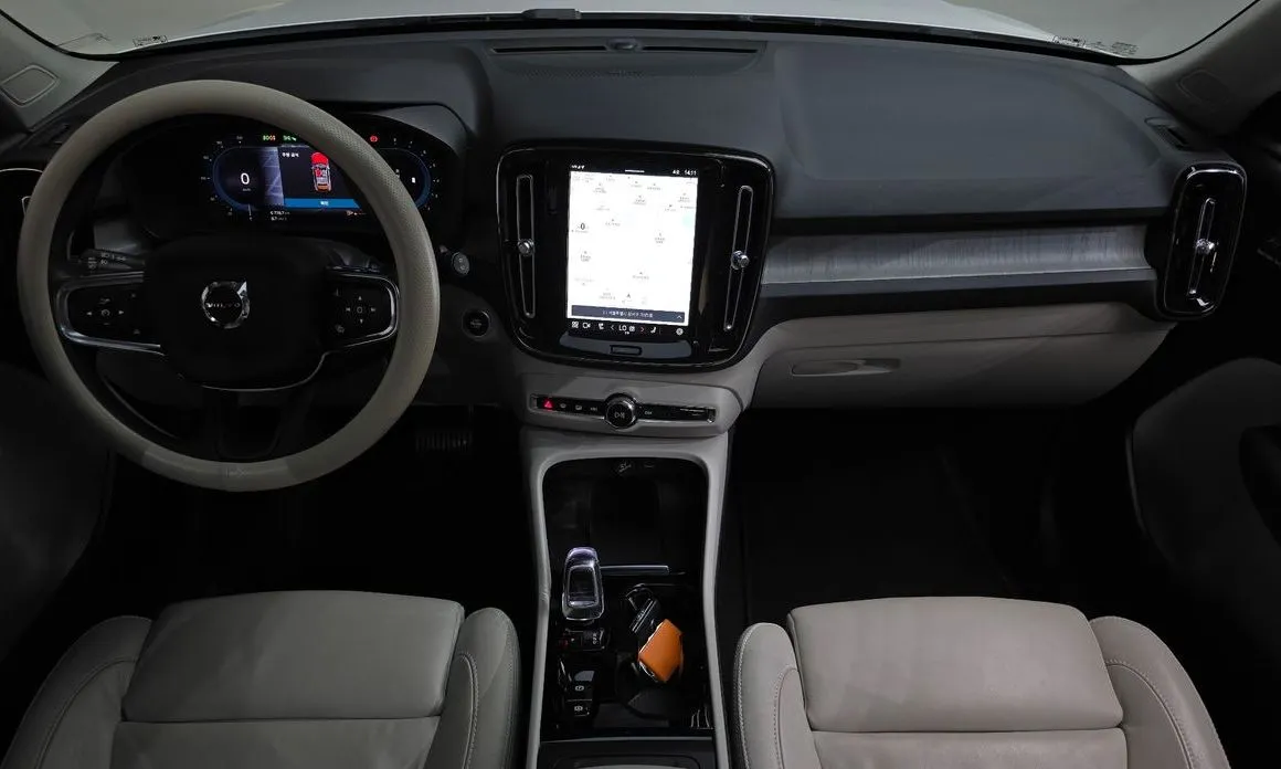 Volvo XC40 2023 из KR, фото 5