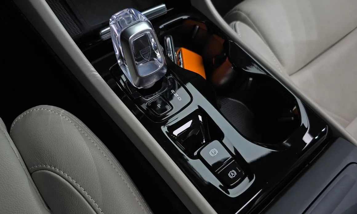 Volvo XC40 2023 из KR, фото 3