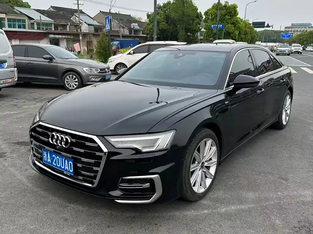 Audi A6L — фото 1
