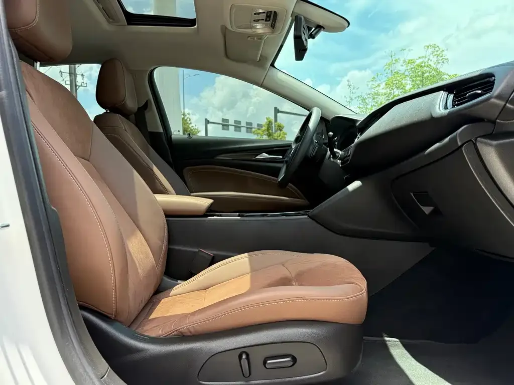 Buick Regal 2023 из CN, фото 3