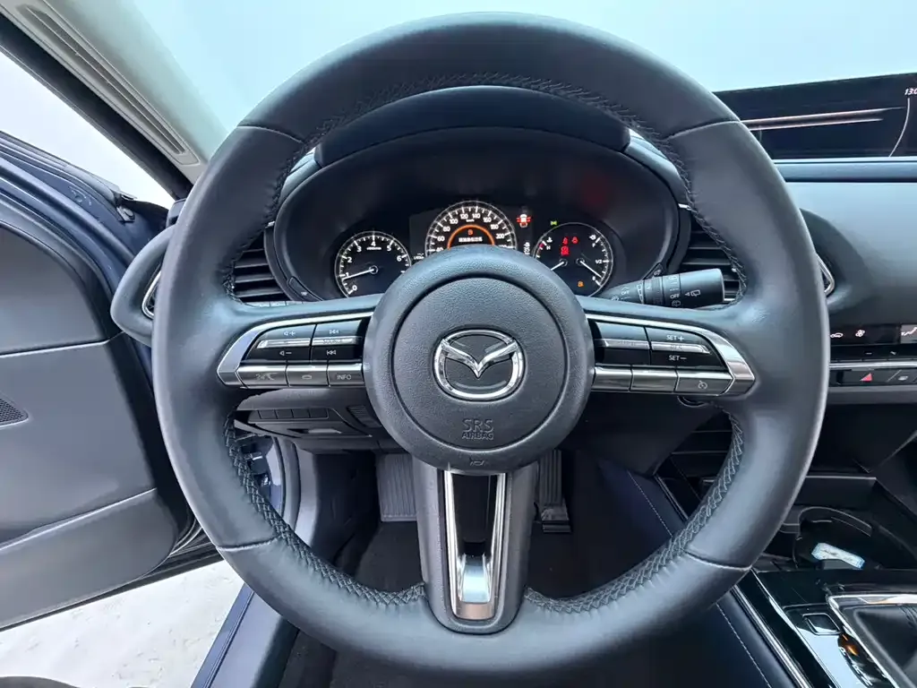 Mazda CX-30 — фото 2