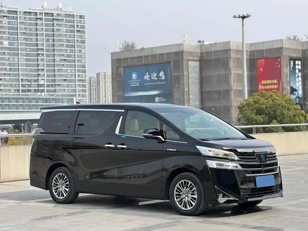 Toyota Vellfire — фото 8