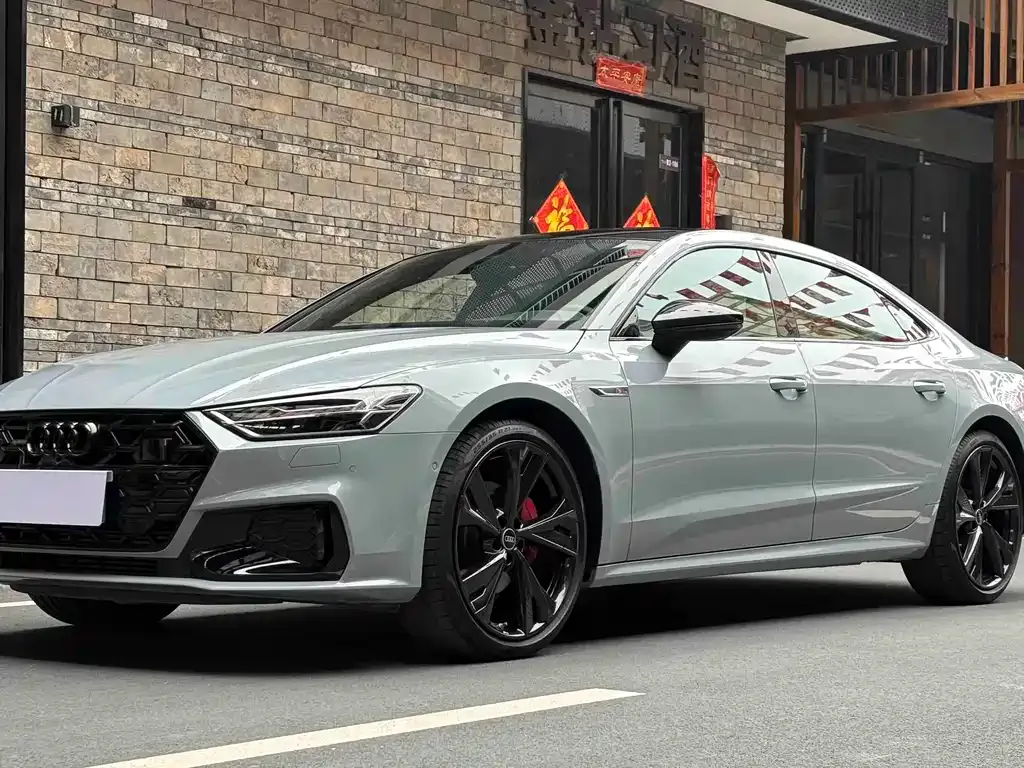Audi A7L — фото 1
