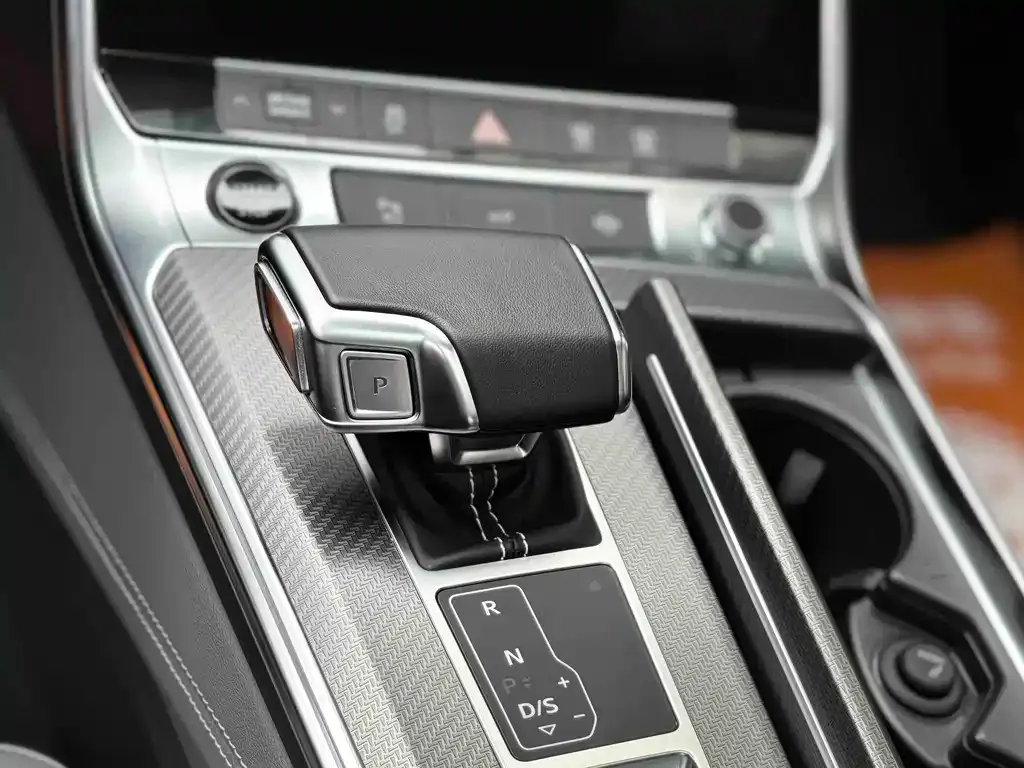 Audi A7L — фото 5