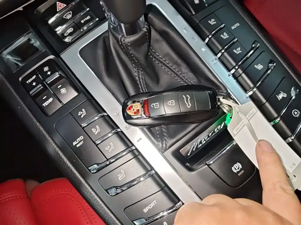 Porsche Macan 2021 из CN, фото 9