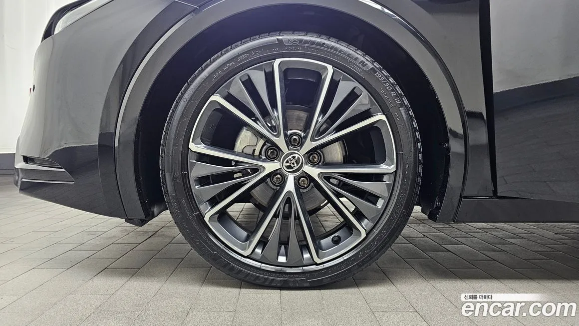 Toyota Prius 2024 из KR, фото 8
