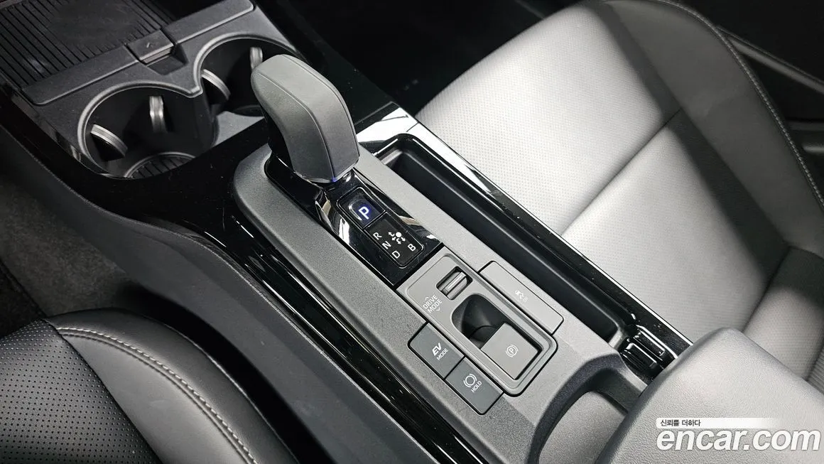 Toyota Prius 2024 из KR, фото 7