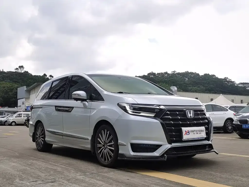 Honda Elysion 2024 из CN, фото 3