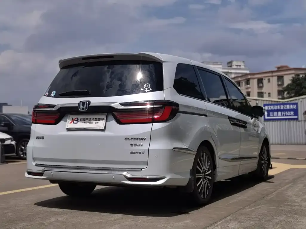 Honda Elysion 2024 из CN, фото 5