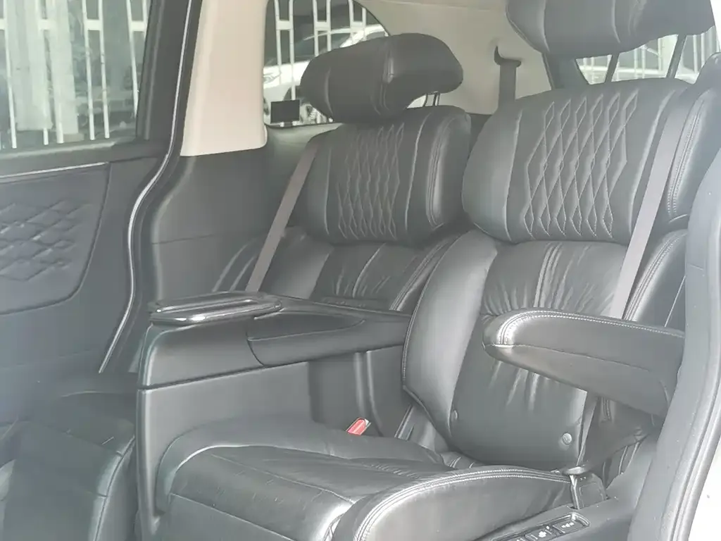 Honda Elysion 2024 из CN, фото 2