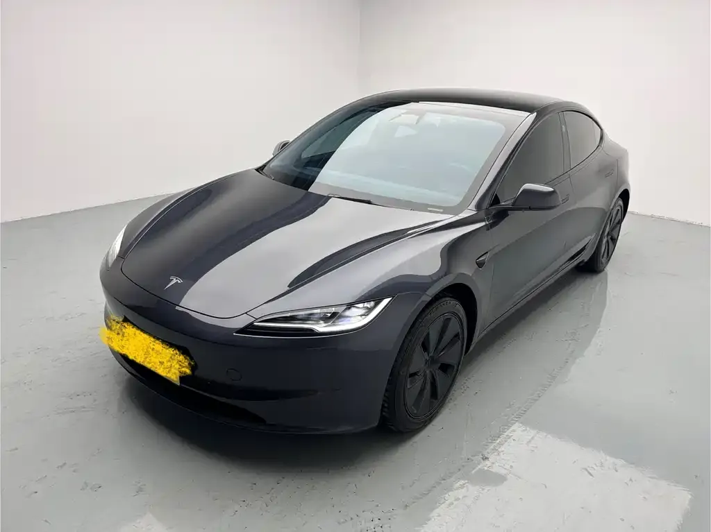 Tesla Model 3 — фото 1