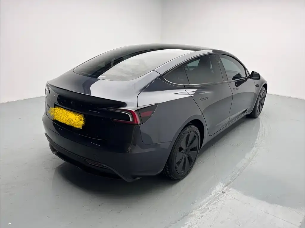 Tesla Model 3 — фото 4