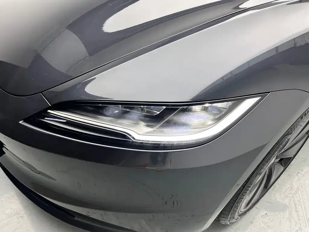 Tesla Model 3 — фото 7