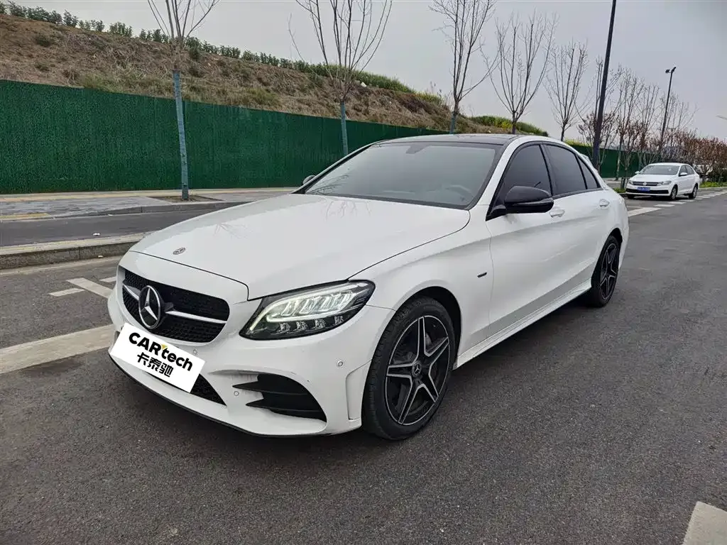 Mercedes-Benz C-Class — фото 1