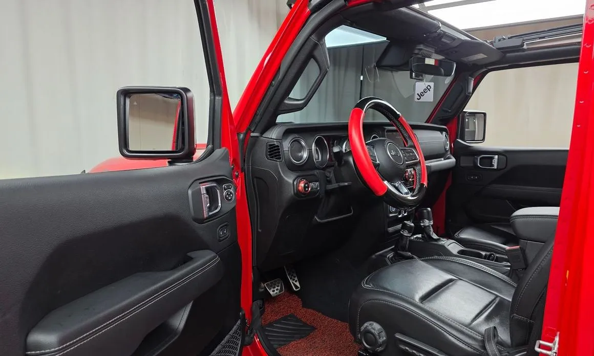 Jeep Wrangler — фото 10