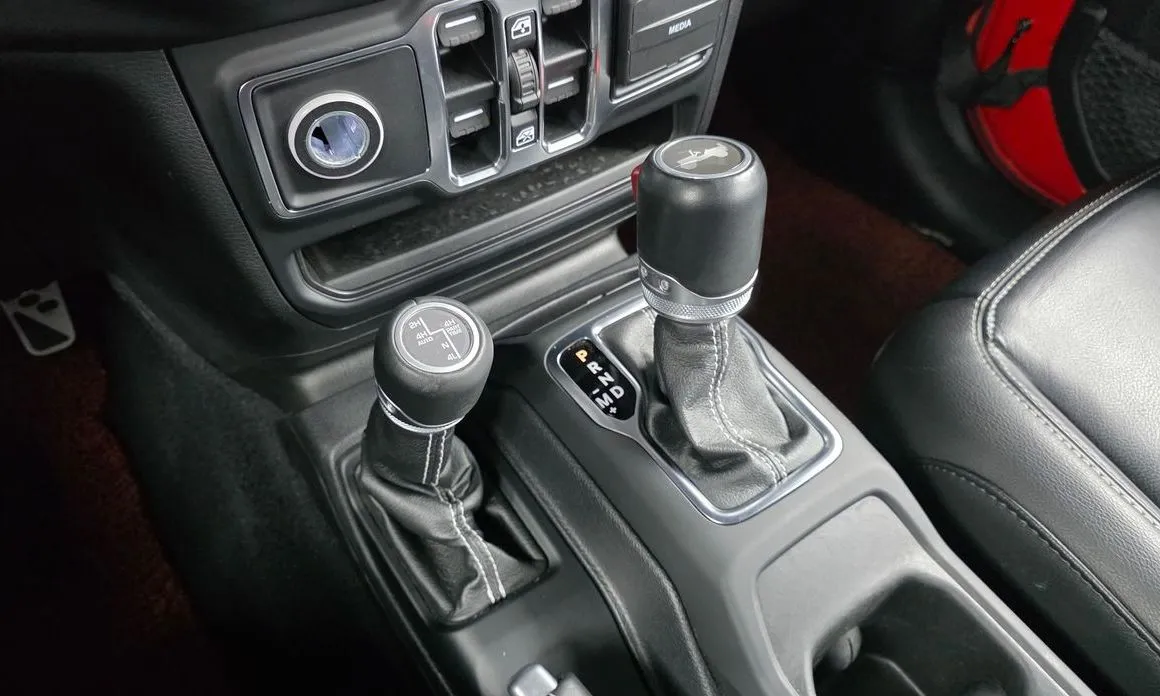 Jeep Wrangler — фото 2
