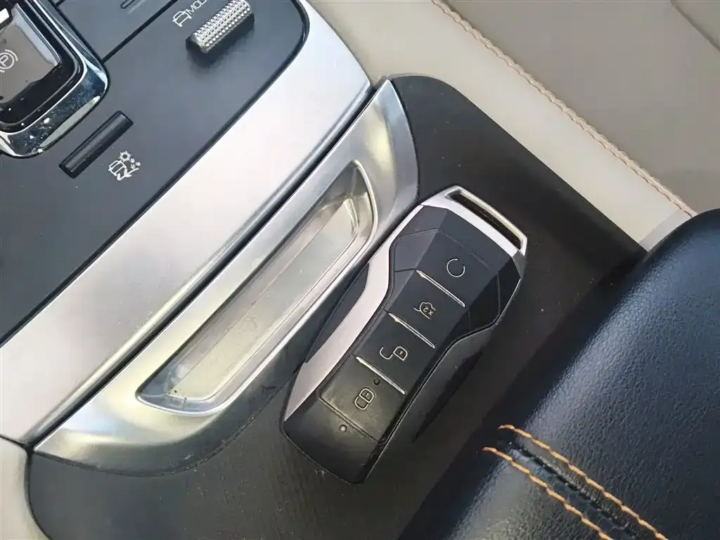 BYD PLUS New Energy — фото 6
