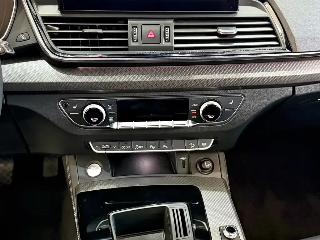 Audi Q5L 2021 из CN, фото 2