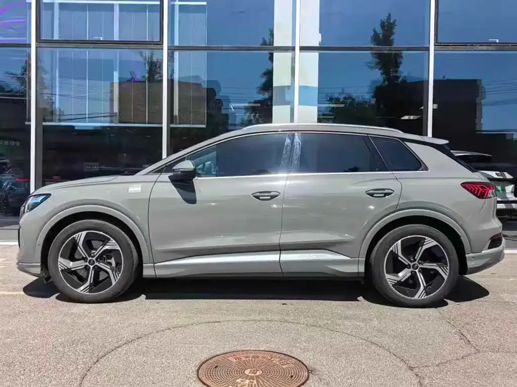 Audi Q4 e-tron — фото 6
