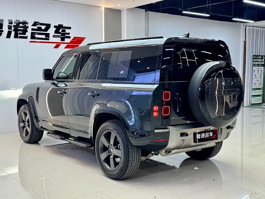 Land Rover Defender — фото 10
